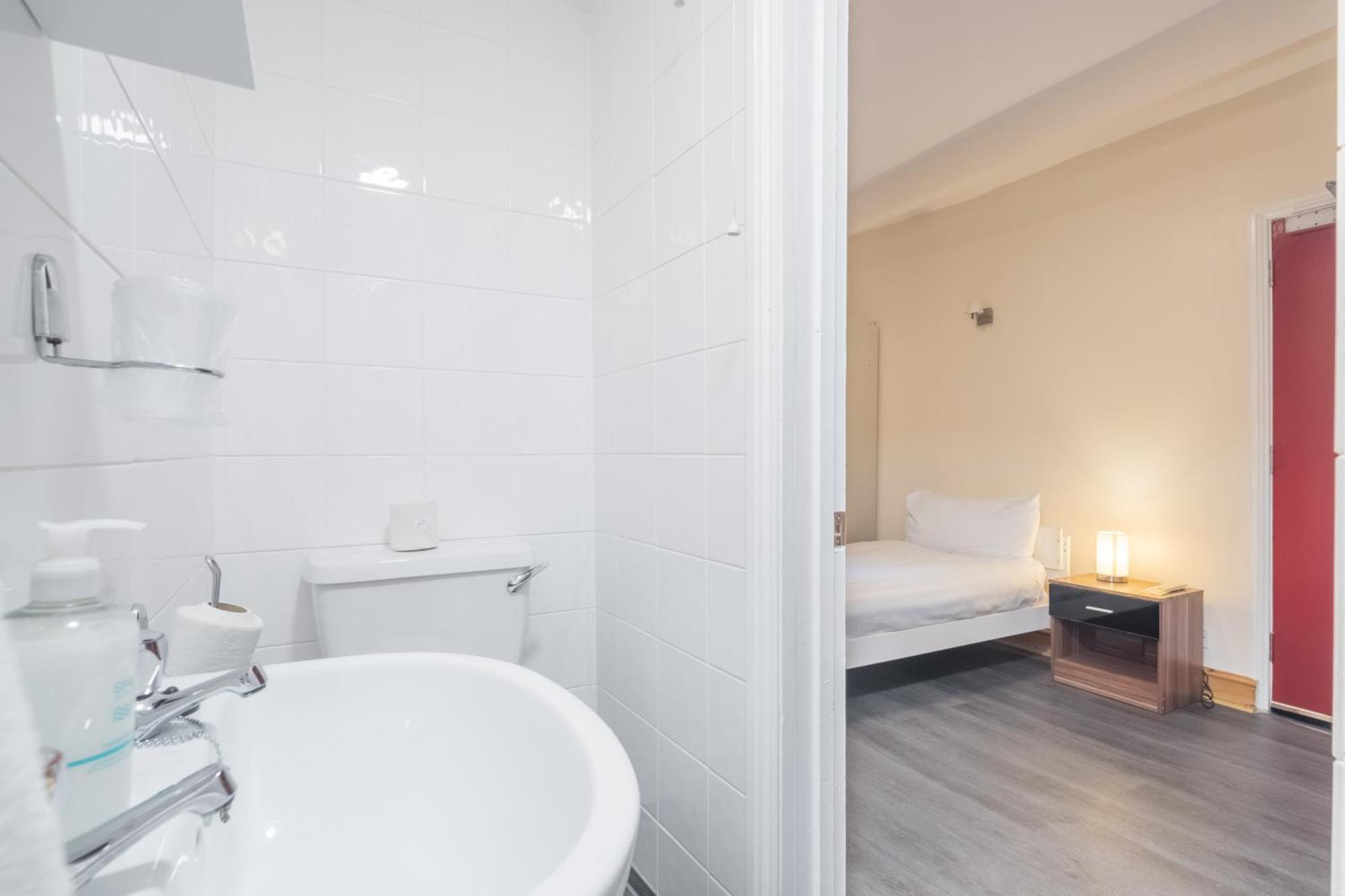 Rasa Sayang House - Self-Check-In Guesthouse Oxford Bagian luar foto